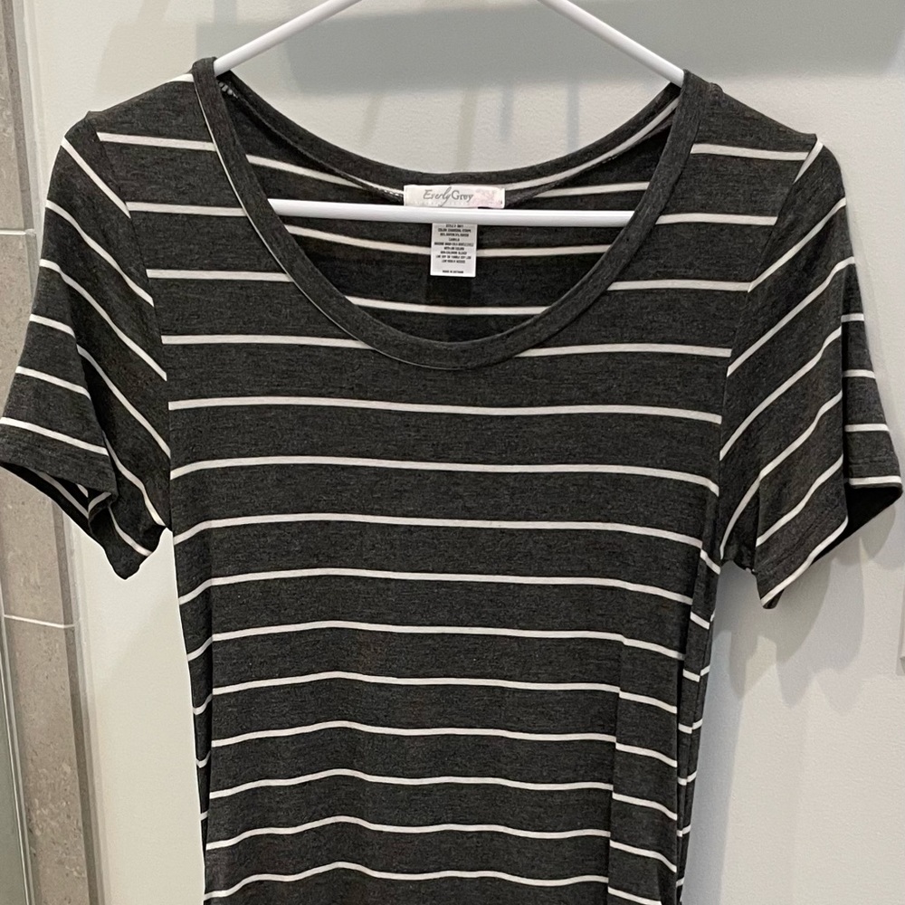 EUC Everly Grey Maternity Dress